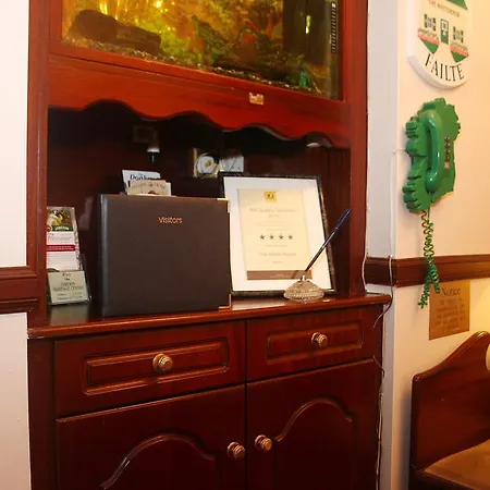 Couette-café The White House 4*