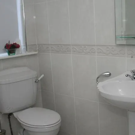 The White House 4*