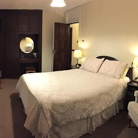 The White House Bed & Breakfast