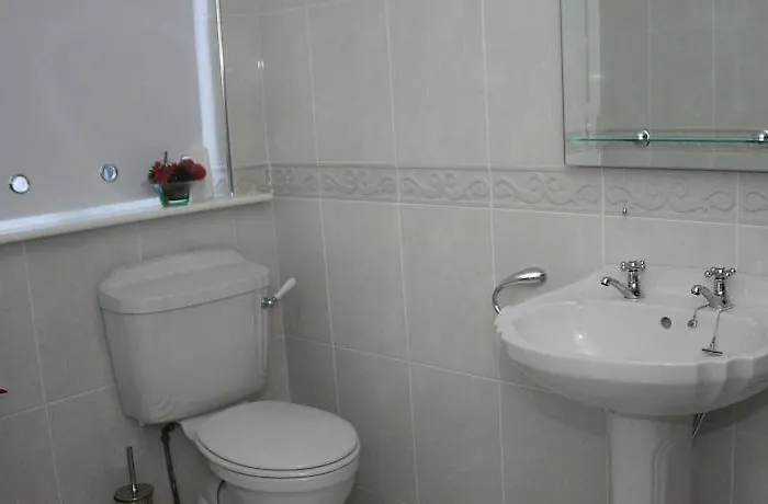 The White House 4*